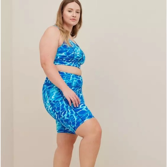 Torrid Low Impact Zip Front Strappy Workout Bra BNWT Size 2 - Picture 7 of 9